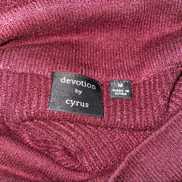 NWOT DEVOTION BY CYRUS Cowlneck Ribbed Tunic Sweater Sz Medium Burgundy Knit - Picture 9 of 10